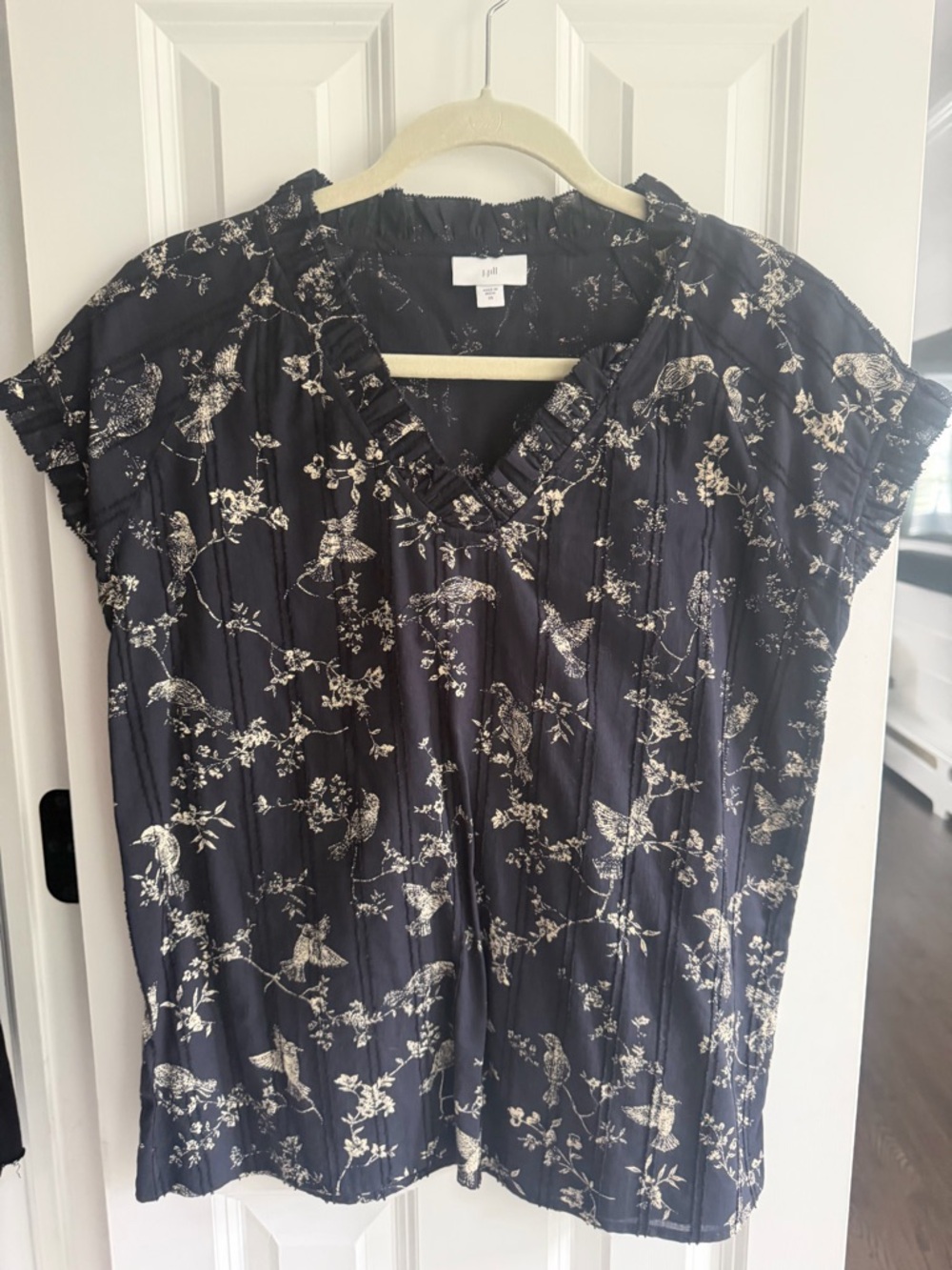 Women's J. Jill Navy Floral Ruffled V-Neck Top